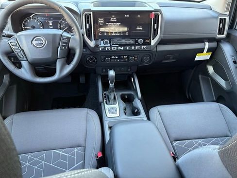 New 2026 Nissan Frontier SV w/ SV Convenience Package image 2
