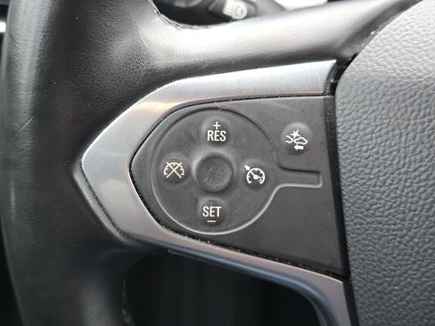 Used 2023 Chevrolet Traverse LT FWD image 20