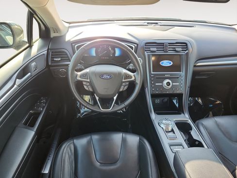 Used 2019 Ford Fusion Titanium FWD image 10