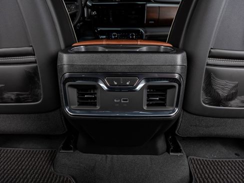 Used 2026 GMC Sierra 3500 Denali Ultimate image 33