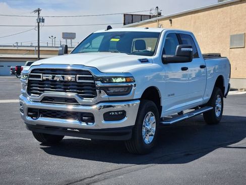 Used 2026 RAM 2500 Big Horn AWD/4WD image 7