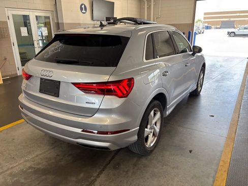 Used 2020 Audi Q3 2.0T Premium w/ Convenience Package AWD/4WD image 2
