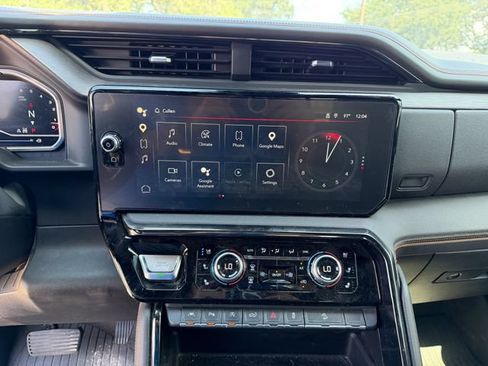 Used 2023 GMC Sierra 1500 AT4 w/ AT4 Premium Package AWD/4WD image 16