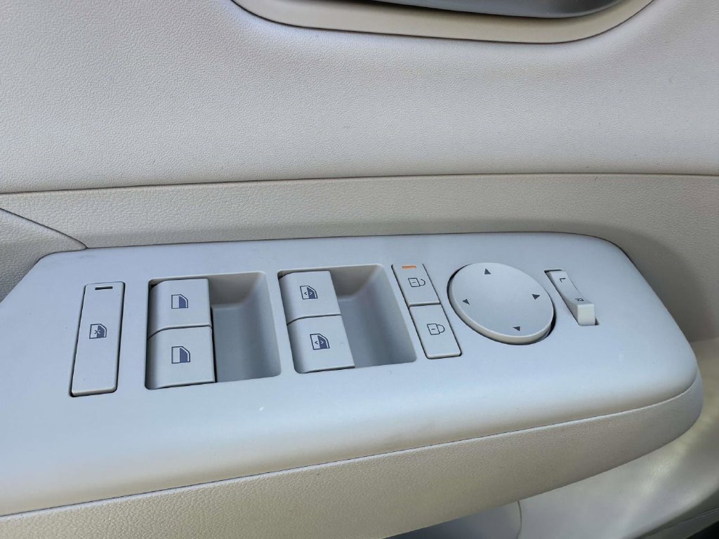 New 2026 Hyundai Kona SEL Premium AWD/4WD image 33