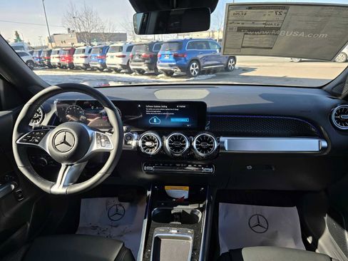 Used 2024 Mercedes-Benz GLB 250 4MATIC image 12