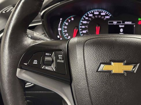 Used 2017 Chevrolet Trax LT w/ LT Convenience Package AWD/4WD image 27
