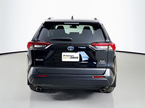 Used 2024 Toyota RAV4 XLE Premium w/ Weather Package AWD/4WD image 8