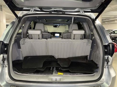 Used 2017 Toyota Highlander Limited Platinum image 18