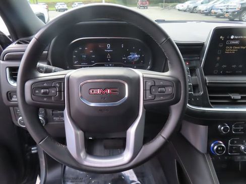 Used 2024 GMC Yukon SLT w/ Max Trailering Package AWD/4WD image 17