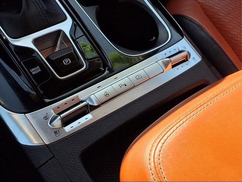 Used 2022 Kia Carnival SX Prestige image 18