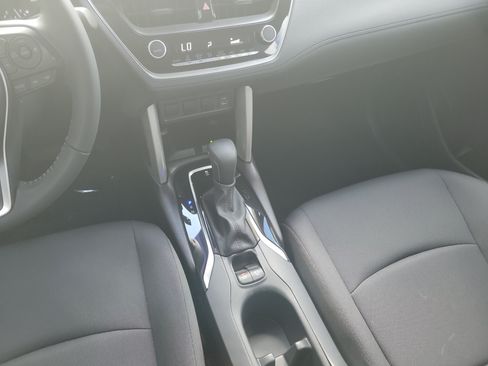 Used 2024 Toyota Corolla Cross LE FWD image 19