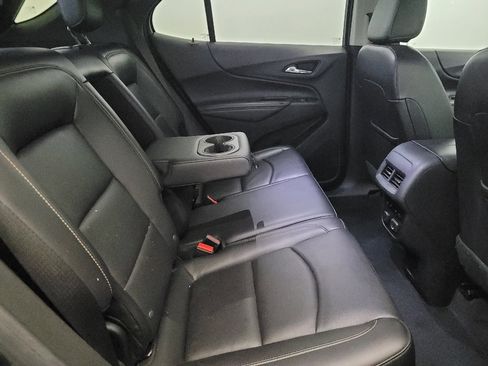 Used 2018 Chevrolet Equinox Premier w/ Infotainment II Package AWD/4WD image 19