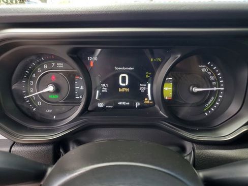 Used 2024 Jeep Wrangler Unlimited Sahara AWD/4WD image 31