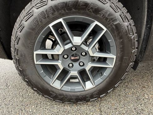 Used 2026 GMC Terrain AT4 w/ Convenience Package III image 32