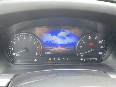 Used 2022 Ford Explorer XLT image 17