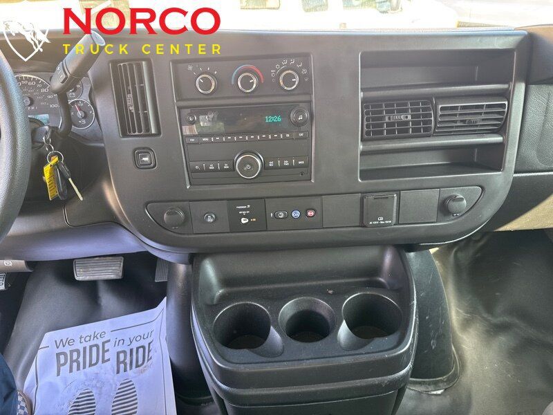 Used 2017 Chevrolet Express 2500 RWD image 20