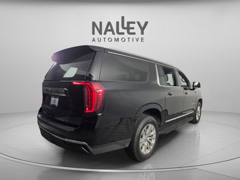 Used 2022 GMC Yukon XL SLT w/ SLT Luxury Package image 4