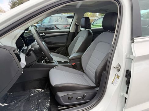 Certified 2026 Volkswagen Jetta SE FWD image 18