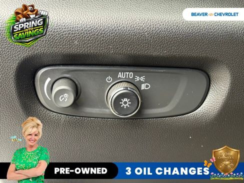 Used 2023 Chevrolet Traverse LT AWD/4WD image 33
