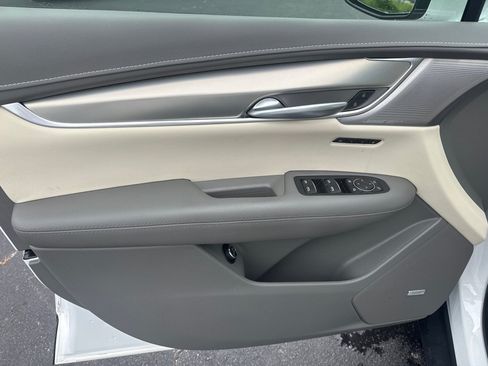 Used 2023 Cadillac XT5 Premium Luxury FWD image 13