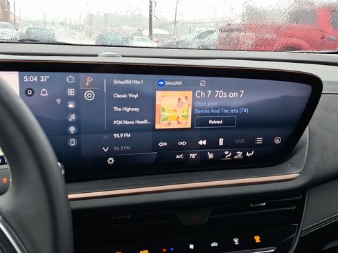 Used 2025 Buick Envision Sport Touring image 17