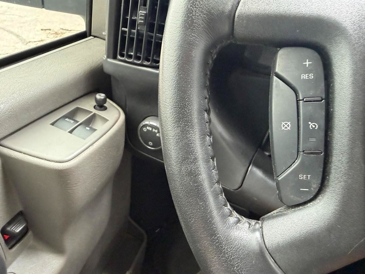 Used 2025 GMC Savana 2500 w/ Driver Convenience Package RWD image 14