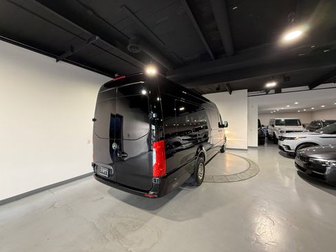 Used 2020 Mercedes-Benz Sprinter 3500 image 13