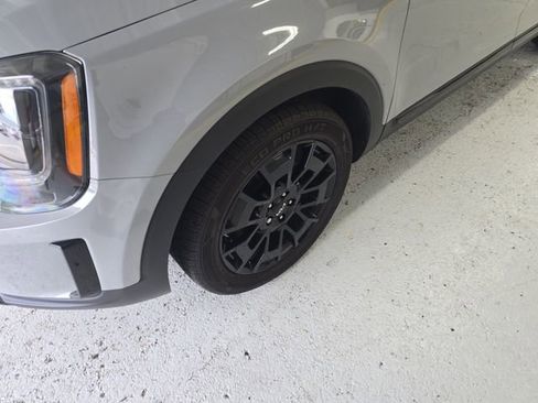 Used 2022 Kia Telluride SX w/ SX Prestige Package AWD/4WD image 9