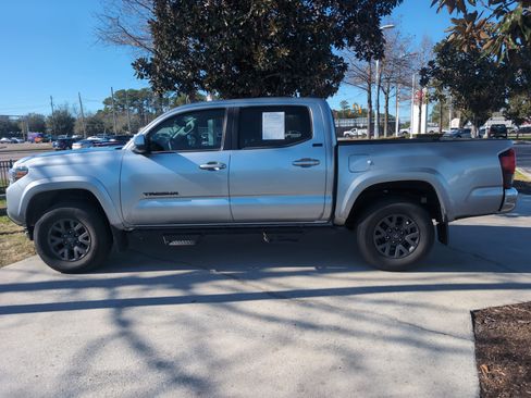 Used 2023 Toyota Tacoma SR5 image 7