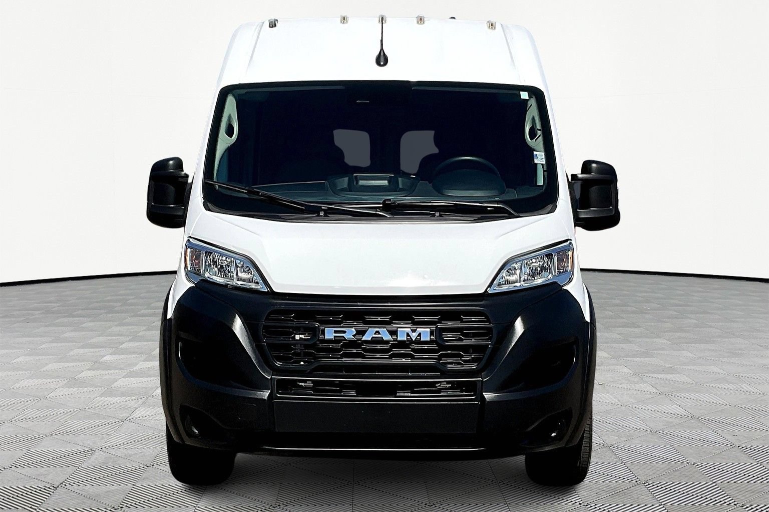 Used 2023 RAM ProMaster 2500 FWD image 3