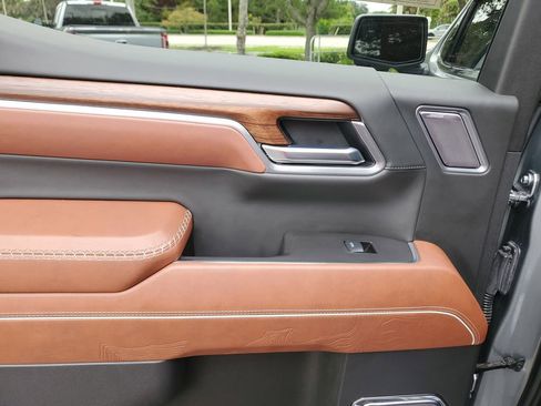 Certified 2025 GMC Sierra 1500 Denali Ultimate AWD/4WD image 16