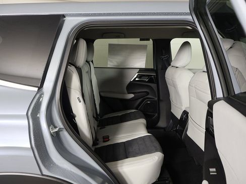 New 2026 Mitsubishi Outlander SE FWD image 31