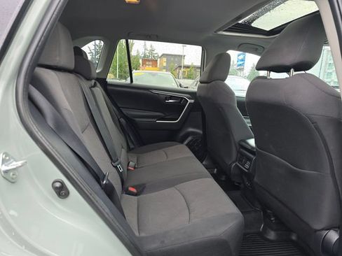 Used 2019 Toyota RAV4 XLE AWD/4WD image 14