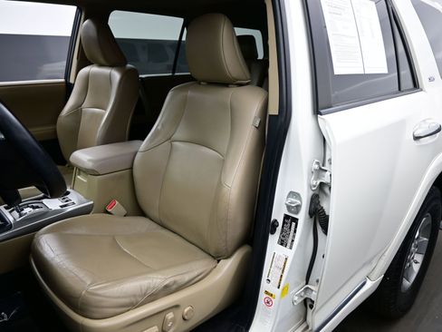 Used 2013 Toyota 4Runner SR5 image 12