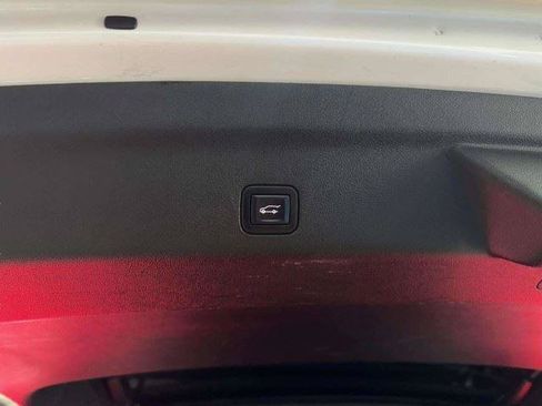 Used 2021 Cadillac Escalade Luxury RWD image 60