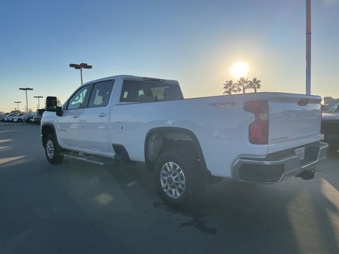 Used 2024 Chevrolet Silverado 2500 LT image 4