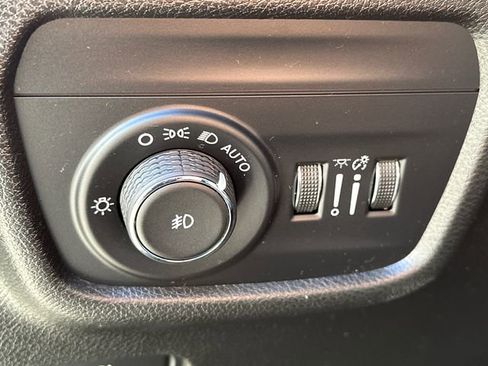 Used 2022 Jeep Grand Cherokee L Limited AWD/4WD image 29
