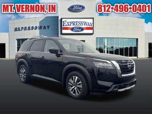Used 2025 Nissan Pathfinder SL AWD/4WD image 4