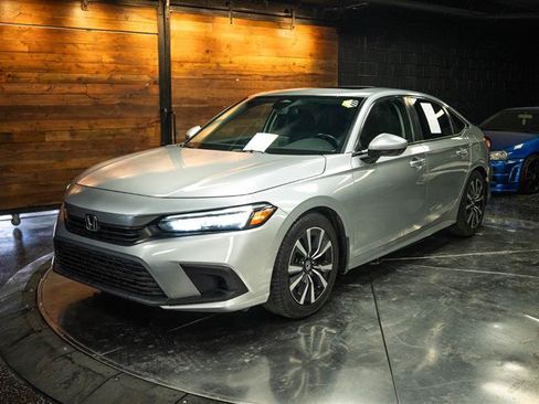 Used 2022 Honda Civic EX image 2