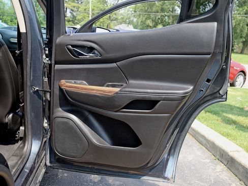 Used 2019 GMC Acadia Denali w/ Technology Package image 39