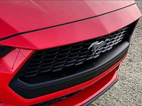 Used 2024 Ford Mustang Convertible image 29