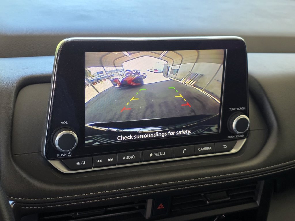 Used 2024 Nissan Rogue S FWD image 13
