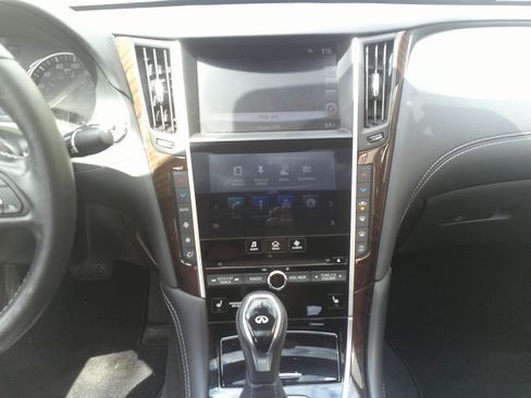 Used 2019 INFINITI Q50 Luxe w/ Essential Package (3.0T Luxe) AWD/4WD image 21