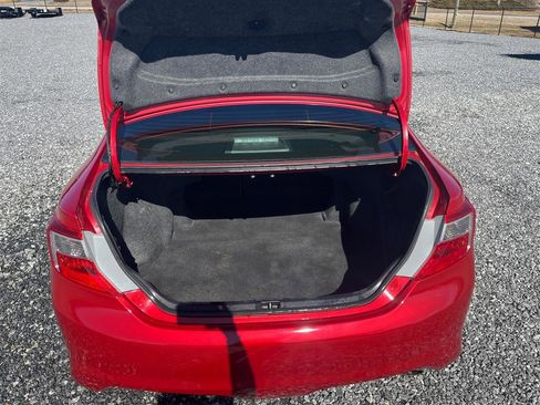 Used 2013 Toyota Camry SE image 12