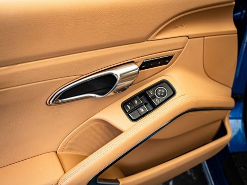 Used 2015 Porsche 911 Carrera S image 25
