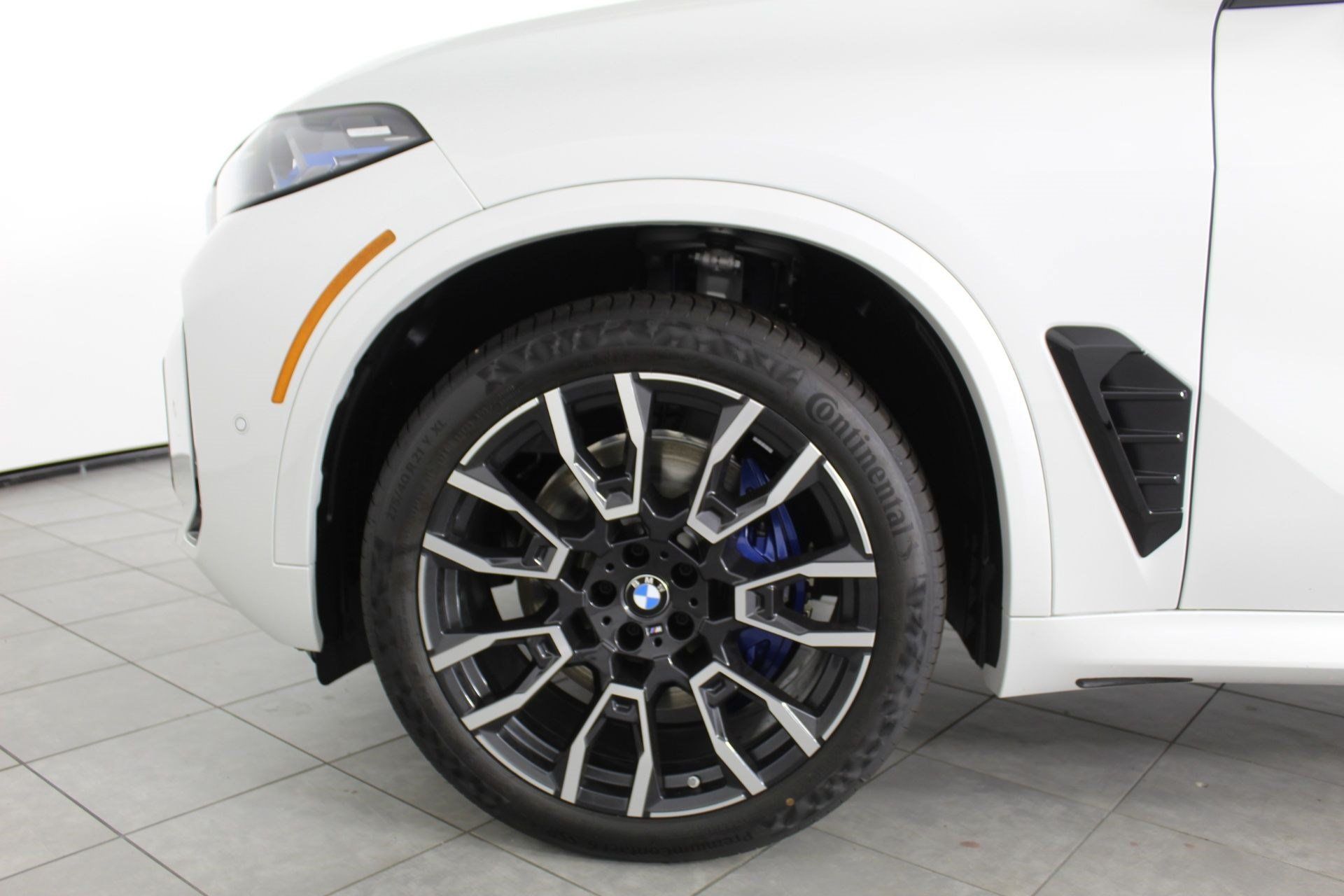 Used 2026 BMW X5 xDrive40i w/ M Sport Package AWD/4WD image 11