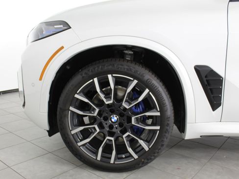 New 2026 BMW X5 xDrive40i w/ M Sport Package AWD/4WD image 11