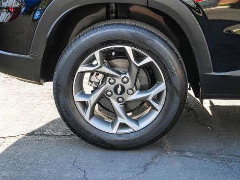 Used 2025 Chevrolet Trax LT w/ Driver Confidence Package FWD image 10