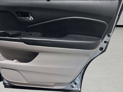 Used 2022 Honda Pilot Touring image 14