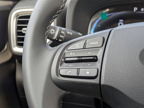 New 2025 Hyundai Venue SEL image 19